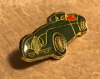 Kultowa zielona przypinka do klapy samochodu Jaguar XK 120