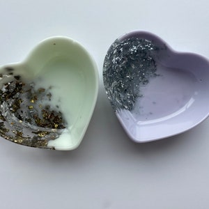 Customisable Metallic Flake and Colour Half and Half Resin Heart Trinket Dish, Heart Trinket Dish, Ring Dish, Trinket Bowl, Resin Dish