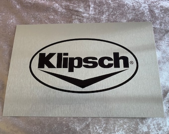 Klipsch-bioscoopbord. Geborsteld zilveraluminium.