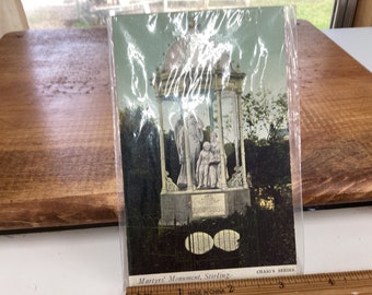 Vintage Martyrs Monument Stirling Craigs Series postcard