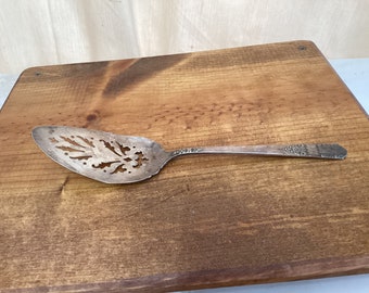 Vintage W.M Roger’s Oneida Cake Server