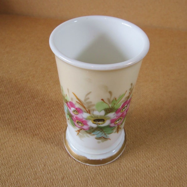 Edwardian Hand-painted Vase with Beautiful Pink Flowers