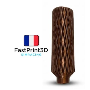 Peut inclure: Objet cylindrique marron avec un motif en losanges. L'objet a une base conique et est probablement une poignée ou une prise. Le texte "FastPrint3D SIMRACING" est visible avec un drapeau français.