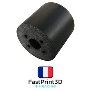 Puede incluir: Un objeto cilíndrico negro con una superficie texturizada en un extremo y lisa en el otro. El extremo texturizado tiene un agujero central y varios agujeros más pequeños. Con la marca "FastPrint3D" y "SIMRACING".