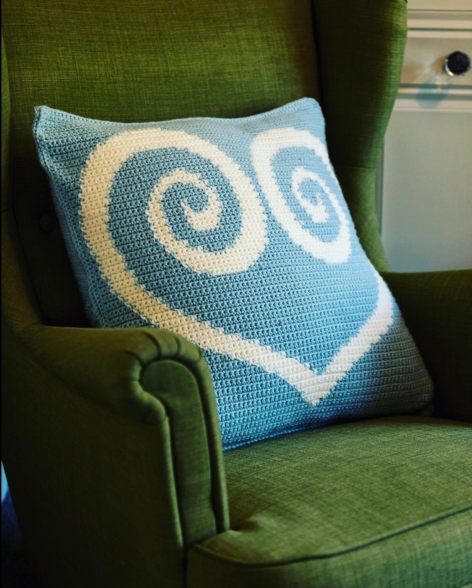 Heart Motif Pillow Cover Pattern