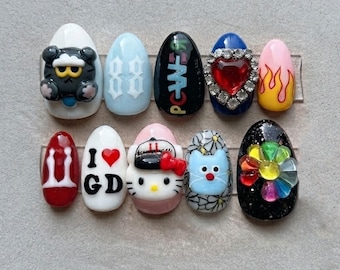 Handgemaakte G-Dragon geïnspireerde plaknagels | Peaceminusone Daisy, Hello Kitty & Harajuku Y2K | Kpop plaknagels