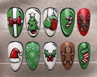 Leuke kerstnagels, groen-rode feestnagels, 3D rendier en peperkoekmannetje, zuurstok-nagelkunst, feestelijke cartoonmanicure