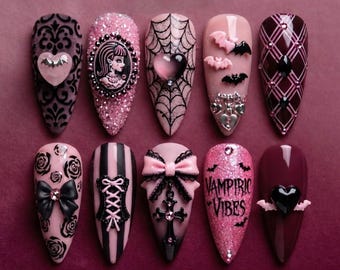 Roze gotische Halloween-nagels, vampiernagels, vleermuis- en spinnenweb-nagelkunst, kokette gotische nepnagels, griezelige handgemaakte nagels