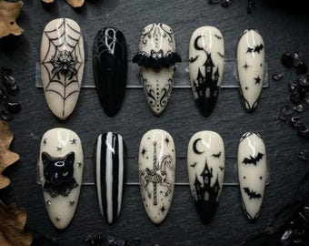 Handgemaakte gotische Halloween-nagels | Spinnenweb, spookhuis, zwarte kat en spook | Amandelvormige nagels voor een griezelige gotische look