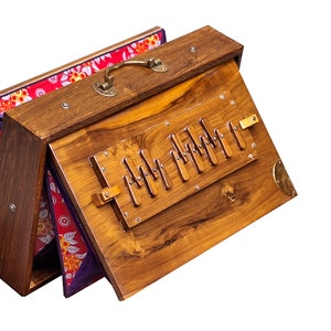 Shruti Box. Teak Wood, Size (15" X 10" X 3") Tuned to 440 Hz Swar Peti, 13 Notes (C C# D D# E F F# G G# A A# B C), Bhajan Kirtan Yoga Chant