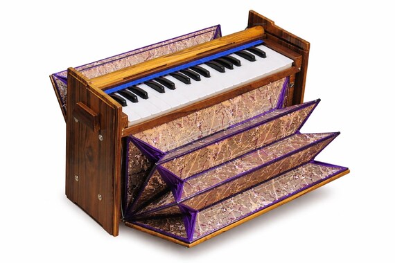 Dulcetina Harmonium: Double Reeds, Teak Wood ,Tuned to 440 Hz ,