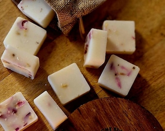 Handgemachte Sojawachs Duftmelts mit Trockenblumen - Luxus Düfte für Ihr Zuhause, Vegan, Umweltfreundlich, Inspiriert von bekannten Parfüms