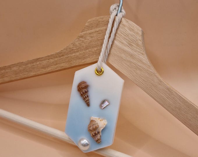 Ocean Scent Pendant with Shells – Closet Fragrance for Bathroom, Wardrobe & Small Spaces | SEA LIGHT