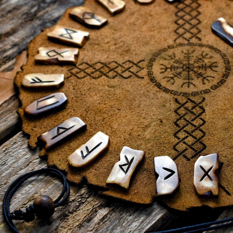 Handcrafted Viking Bone Rune Divination Kit with Leather Mat & Elder Futhark Stones immagine 5