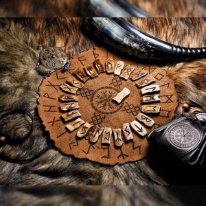 Handcrafted Viking Bone Rune Divination Kit with Leather Mat & Elder Futhark Stones immagine 4