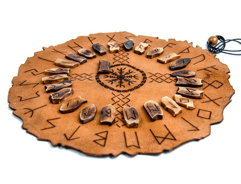 Handcrafted Viking Bone Rune Divination Kit with Leather Mat & Elder Futhark Stones immagine 3