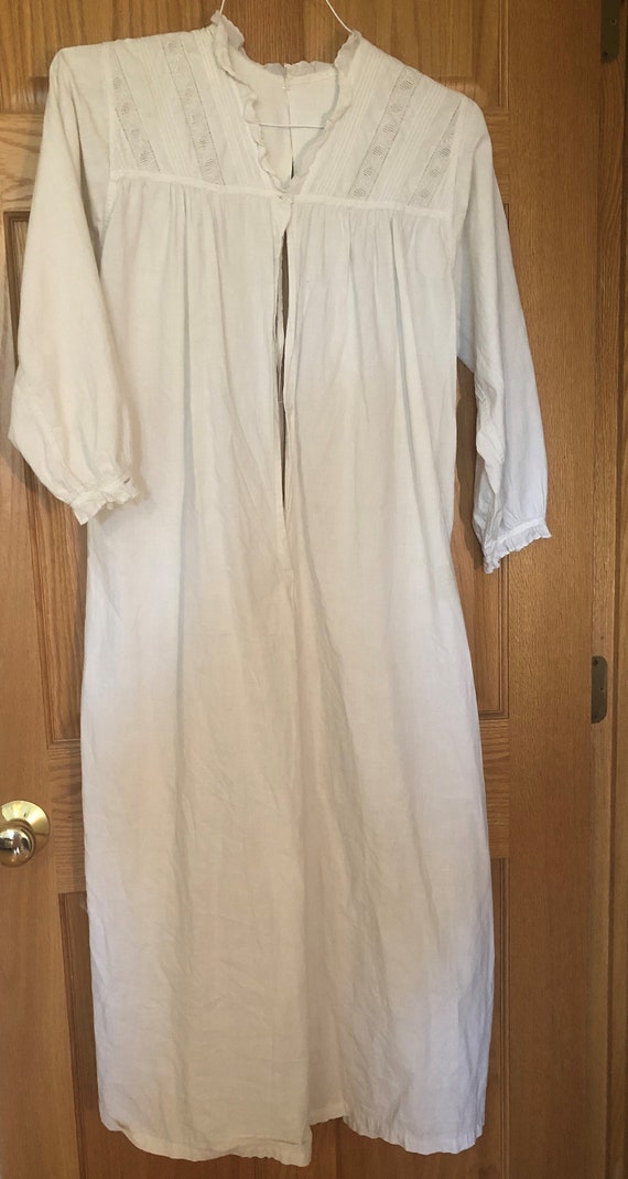 1800s nightgown with detailed - Gem