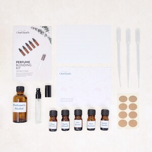 perfume blending kit diy make your own perfume with fragrance oils and glass bottle image 3