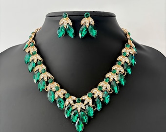 Dangle Emerald Green Crystal Jewelry Set, Gold Bridal Necklace Earrings Set, Emerald Wedding Pendant, Gold Bridal Jewelry, Emerald Earrings