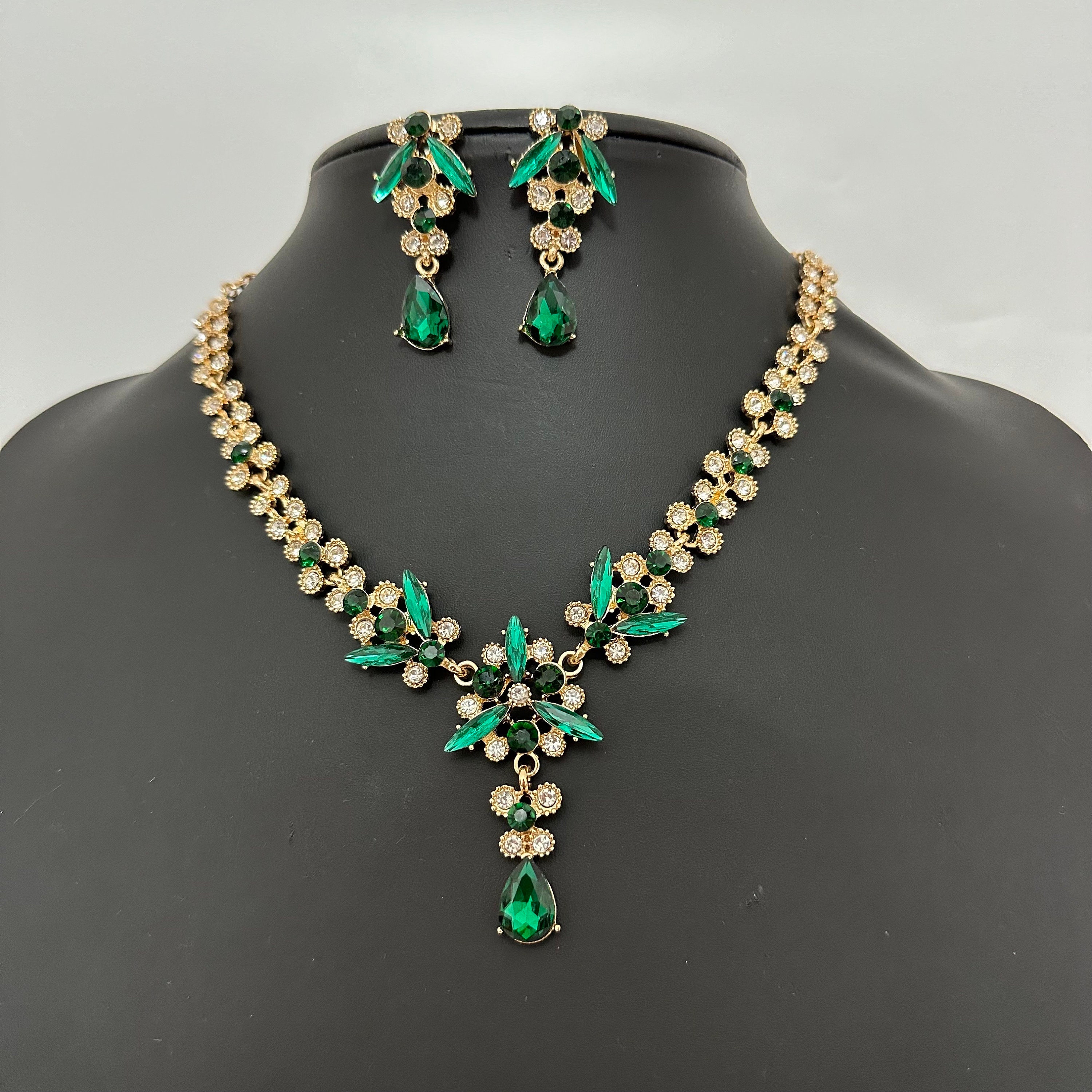 Emerald Green Crystal Jewelry Set, Gold Bridal Necklace Earrings Set, Emerald Wedding Pendant, Green Quinceanera Jewelry, Emerald Earrings