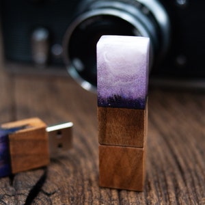 Clé USB 3.0 cristal violet Memories avec personnalisation | Carte mémoire avec gravure comme cadeau de mariage