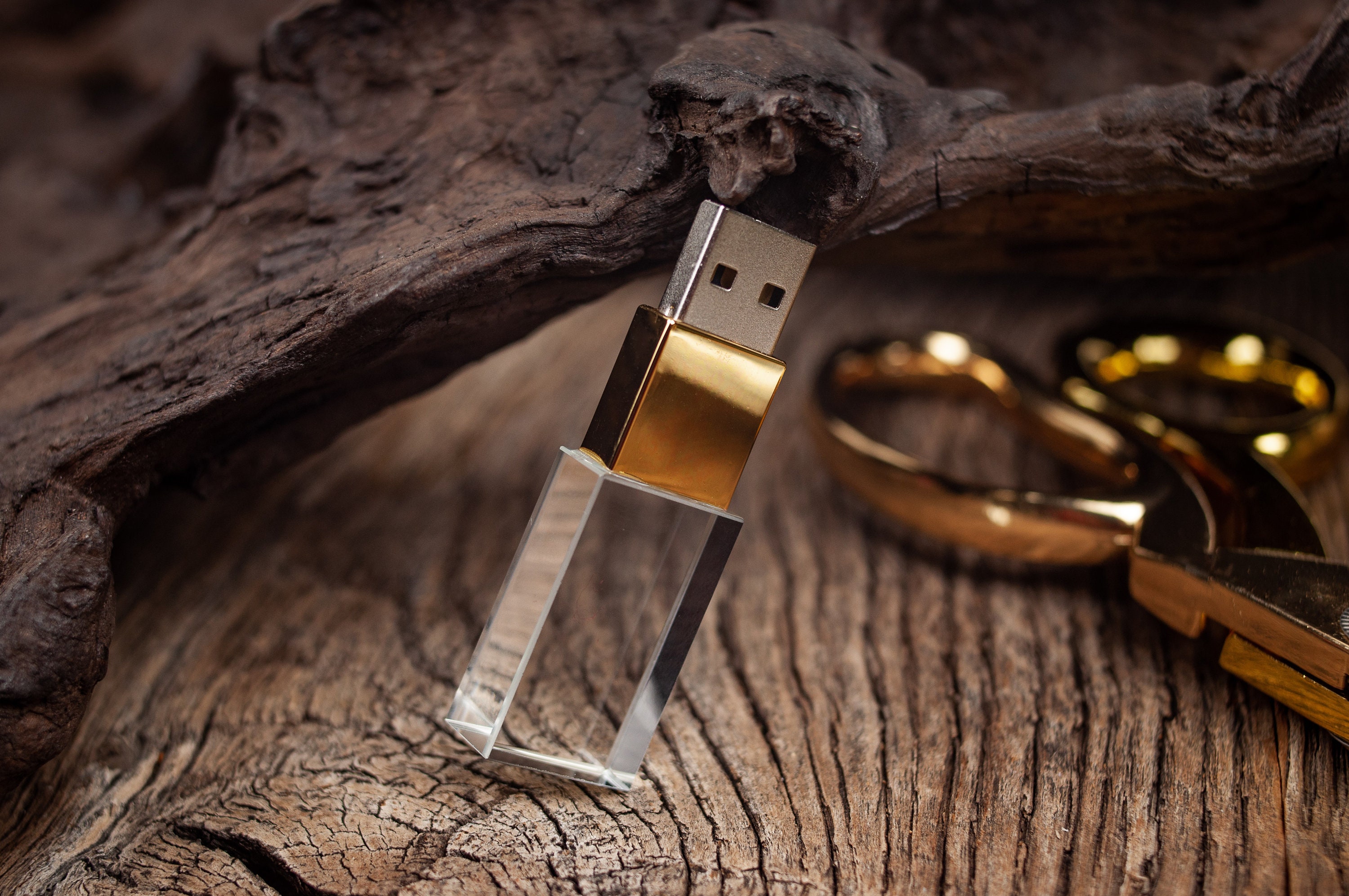 Personalized USB Flash Drives: create branded USB Sticks