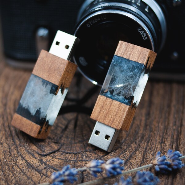 Wooden 3.0 Flash Drive, Resin Flash Drive, Memory Stick, Wedding Gift, Custom USB stick