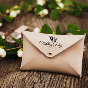 Genuine leather envelope for flash drive | Gift packaging for jewelry and accessories | Compact case for a wedding USB drive with engraving