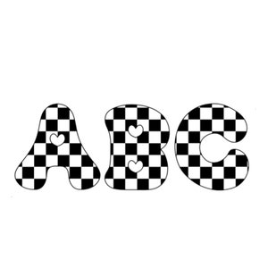 Pu&ograve; includere: Lettere A, B e C a scacchi in bianco e nero con cuori bianchi. Le lettere sono in un carattere arrotondato e giocoso.