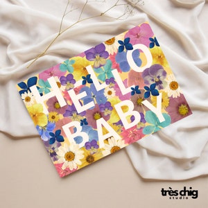 Postkarte "Hello Baby Flowers" von Très Chig Studio Taufe, Thank you, Geschenk, Baby, Geburt, Nachhaltig, Blumen, Babyparty, babyshower, Mom