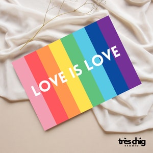 Postkarte "Love is Love“ von Très Chig Studio