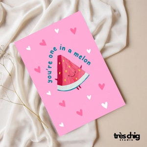 Postkarte "one in a melon" von Très Chig Studio Karte zum Geburtstag, Freunde, süß, einzigartig, Geschenkidee, Wassermelone, Geschenk, cute