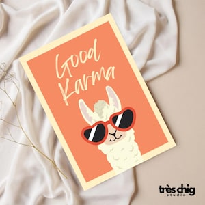 Postkarte "Good Karma" von Très Chig Studio, Geburtstag, Geschenkidee, Geschenk, cute, Gift, Sunglas, cool, Brief, Alpaka, Lama, pretty