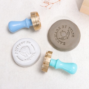 Tampon de poterie personnalisé | Tampon en céramique personnalisé | Logo emblématique en argile | Tampon en laiton de 12 mm d'épaisseur pour la poterie | Cadeau pour maman