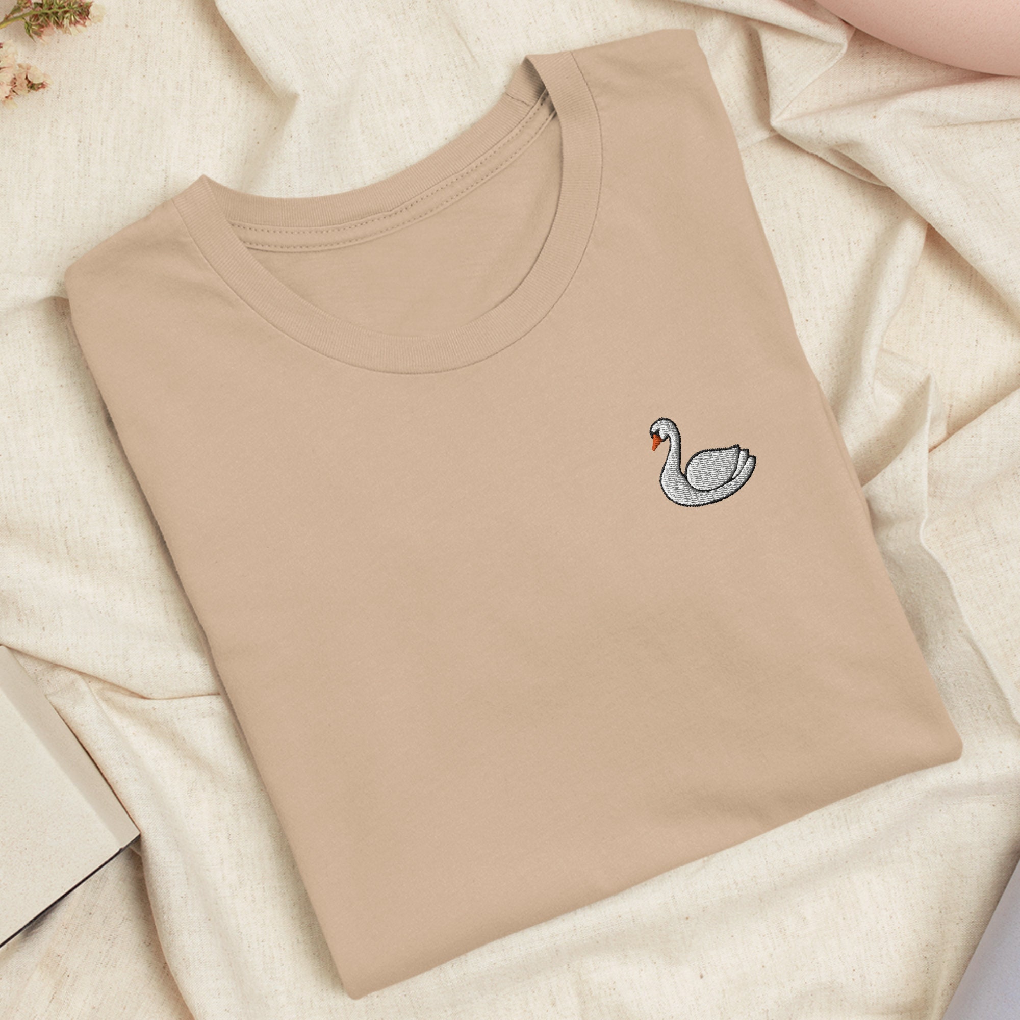 トップス SWAN Cutwork Compact T-shirt Mute Swan Embroidered T-shirt With Comfortable Stretch