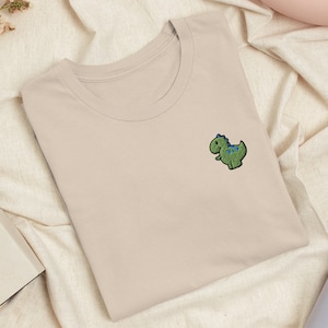快適なストレッチ素材を使用した、厚手のT-Rex恐竜刺繍Tシャツ - 柔らかく、軽量、豊富なカラー