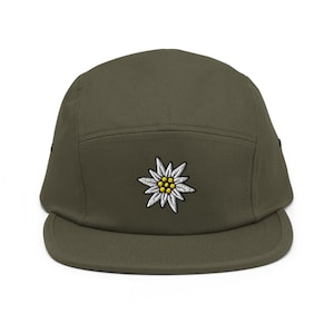 Casquette 5 panneaux en coton brodée de fleurs edelweiss : coupe ajustable