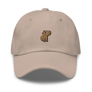 Capibara Dad Hat - op maat geborduurde baseballpet van chino-katoenkeperstof - Wildlife Nature Lover Apparel