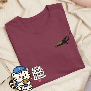 Hercules Beetle broderad t-shirt: Lätt bomull, unisex passform