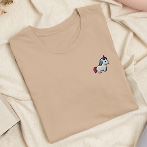 Mini Einhorn besticktes T-Shirt: Leichte Baumwolle, Unisex Fit