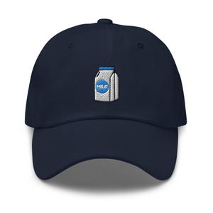 Geborduurde dad-pet met melkpak - trendy ongestructureerd ontwerp - comfortabele chino-katoenkeperstof in verschillende kleuren