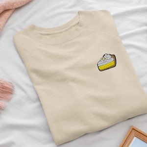 Bluza z okrągłym dekoltem i haftowanym napisem Banana Cream Pie - miękka bawełna - różne kolory - prezent dla smakosza deserów