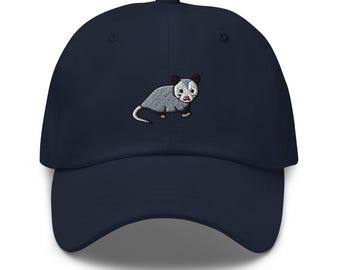 Dad-Cap mit Opossum-Stickerei: Verstellbare Unisex-Kappe aus Chino-Baumwoll-Twill