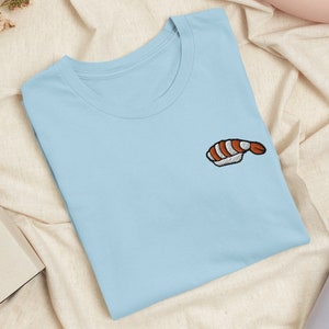 T-shirt ricamata Ebi Nigiri Shrimp Sushi con elastico confortevole - morbida, leggera, varietà di colori