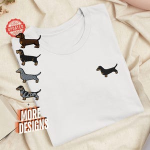 快適なストレッチ素材を使用したダックスフントの刺繍入りTシャツ - 柔らかく軽量、豊富なカラーとデザイン
