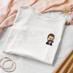 Cartoon geborduurde Friedrich Nietzsche T-shirts, sweatshirts en hoodies | Zachte, comfortabele stof | Uniseks kleding | Onbeperkt