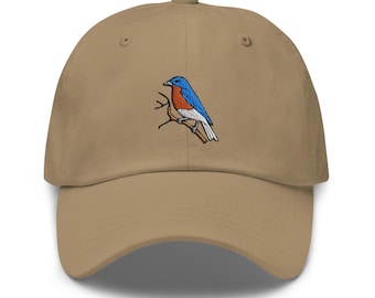Broderad pappakeps i Eastern Bluebird: Justerbar unisexkeps i chino-bomull med twill