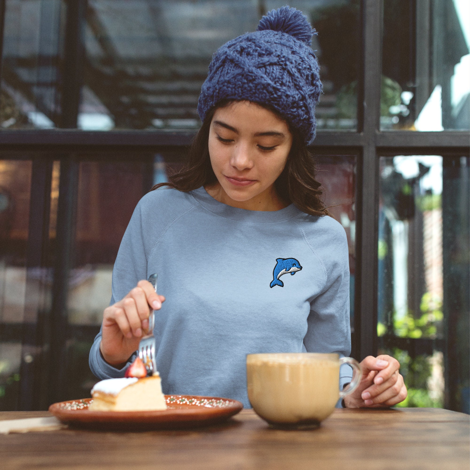 【CPGN STUDIO】Dolphin CREW Embroidery Sweatshirt CPGN STUDIO】Dolphin CREW Embroidery Sweatshirt