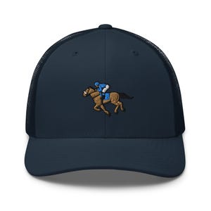 競馬刺繍入りレトロトラッカーハット - メッシュバックで構造化され、さまざまな色があります