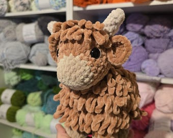 highland cow plush, cow plush, amigurumi cow plush, cute cow plush, handmade crochet animal plushie, crochet cow gift, crochet highland cow